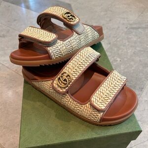 Raffia Gucci WOMEN'S SANDAL WITH DOUBLE G